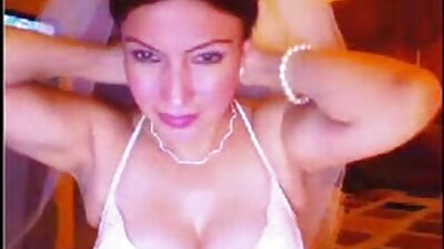 Халуухан бие орос brunette дуртай морь унах нь түүний хүн хардкор